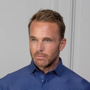 Collars and Co. NWT Featherweight Flex Polo Relaxed Fit Sawyer Navy - Size Small